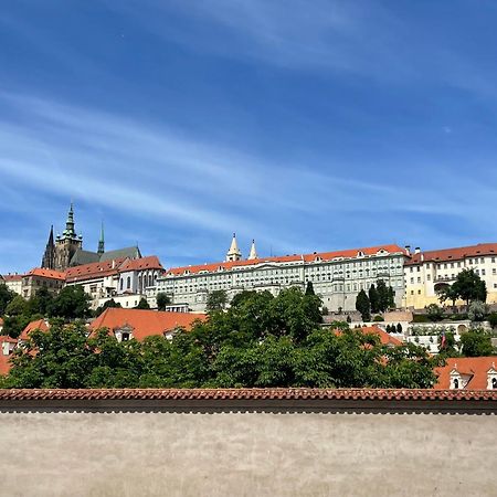 Luxury Family Hotel Royal Palace Πράγα Εξωτερικό φωτογραφία The Hradčany
