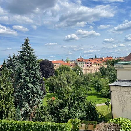 Luxury Family Hotel Royal Palace Πράγα Εξωτερικό φωτογραφία View of the park