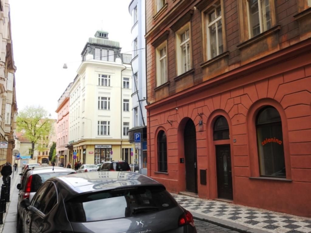 Luxury Family Hotel Royal Palace Πράγα Εξωτερικό φωτογραφία The former headquarters of the German National Museum of Music in Frankfurt am Main